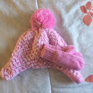 The Children’s Place Hat and Mitten Set